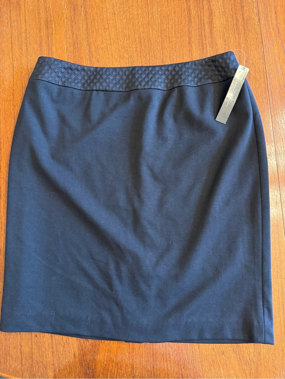 Tahari Black Pencil Skirt with Textured Waistband NWT 12
